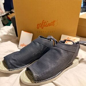 NIB Softinos Happy Feet by FLY London Leather Tie Back Sandals size 37